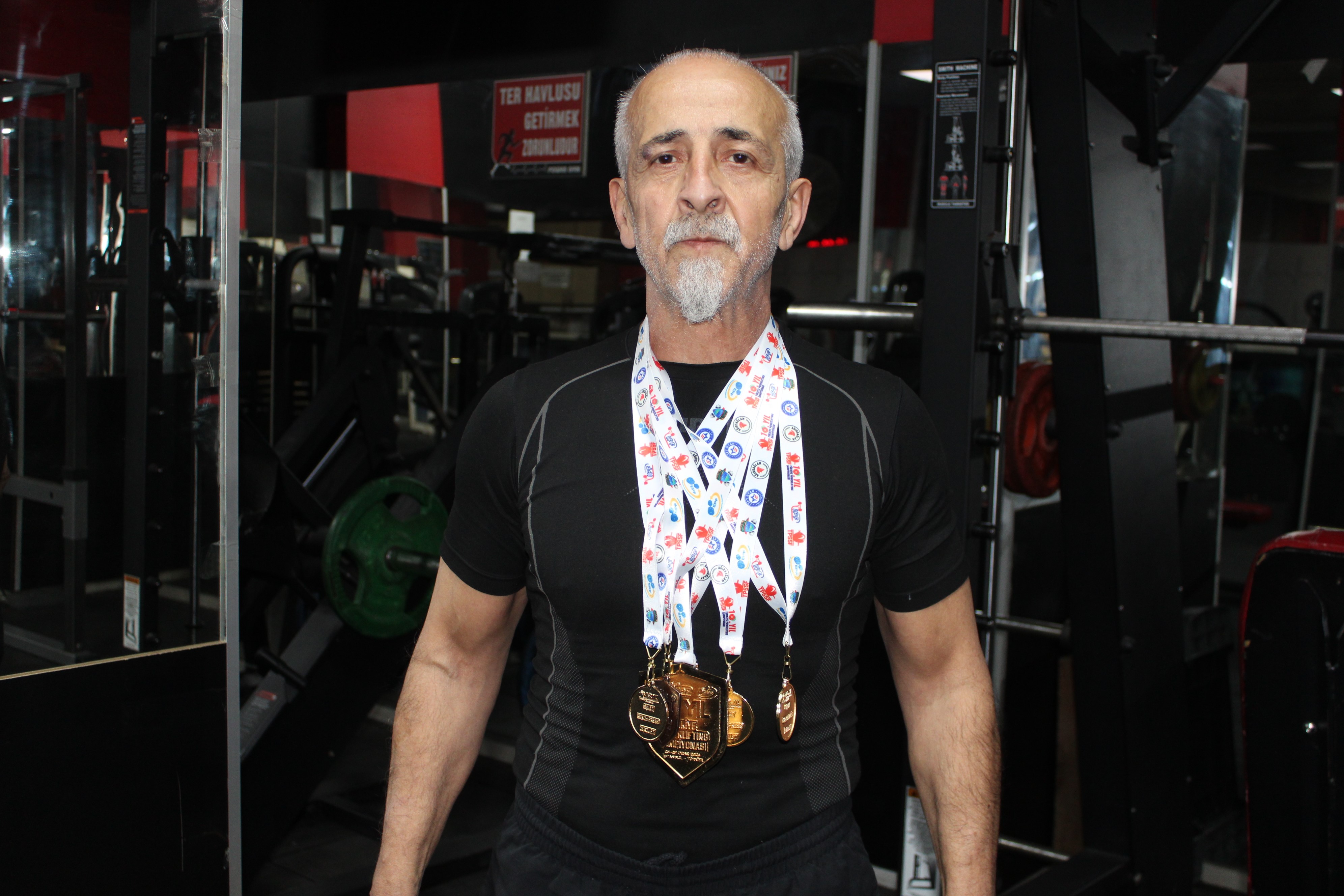 Eşi Kendini Topla Dedi, O Bakın Ne Yaptı (4)