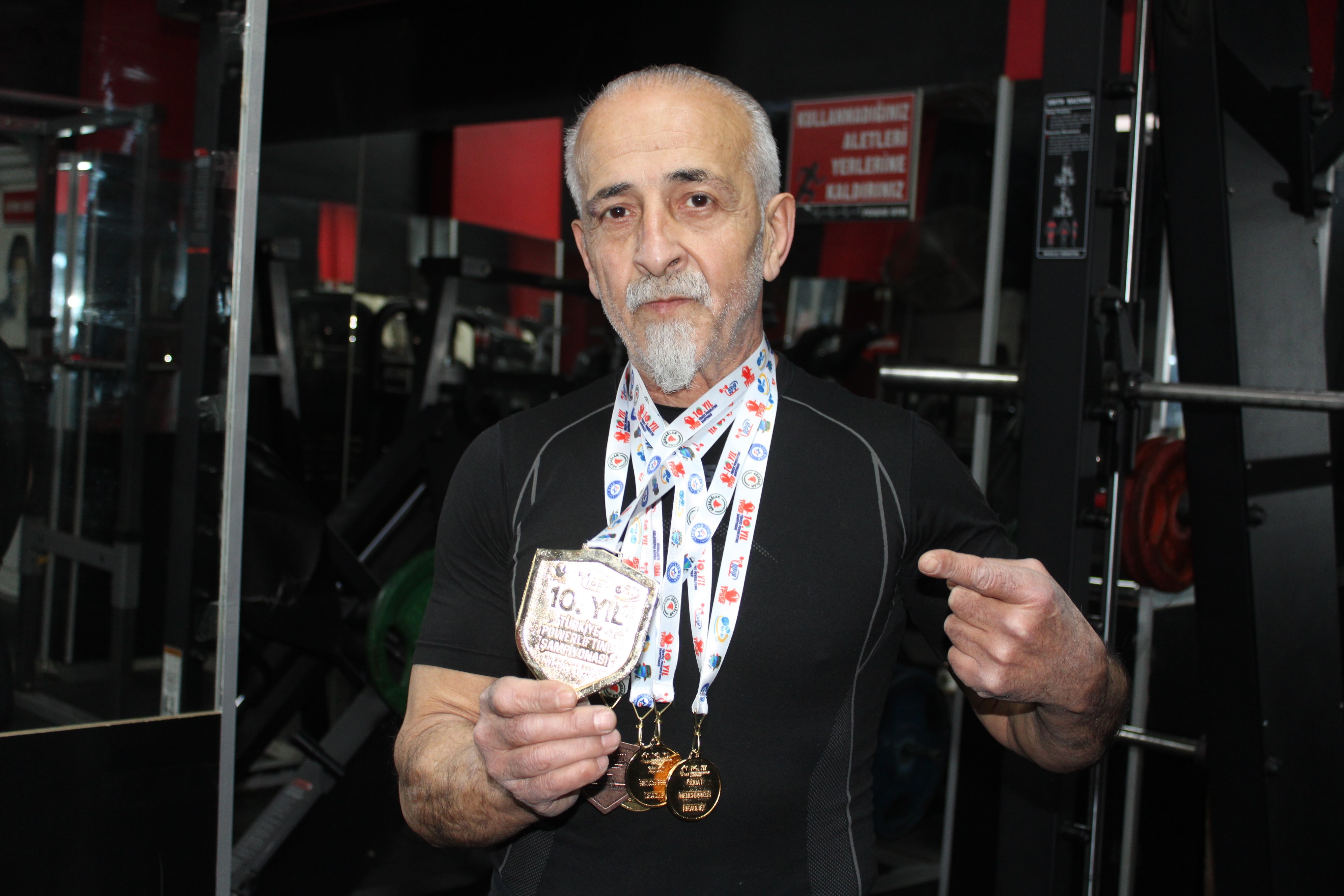 Eşi Kendini Topla Dedi, O Bakın Ne Yaptı