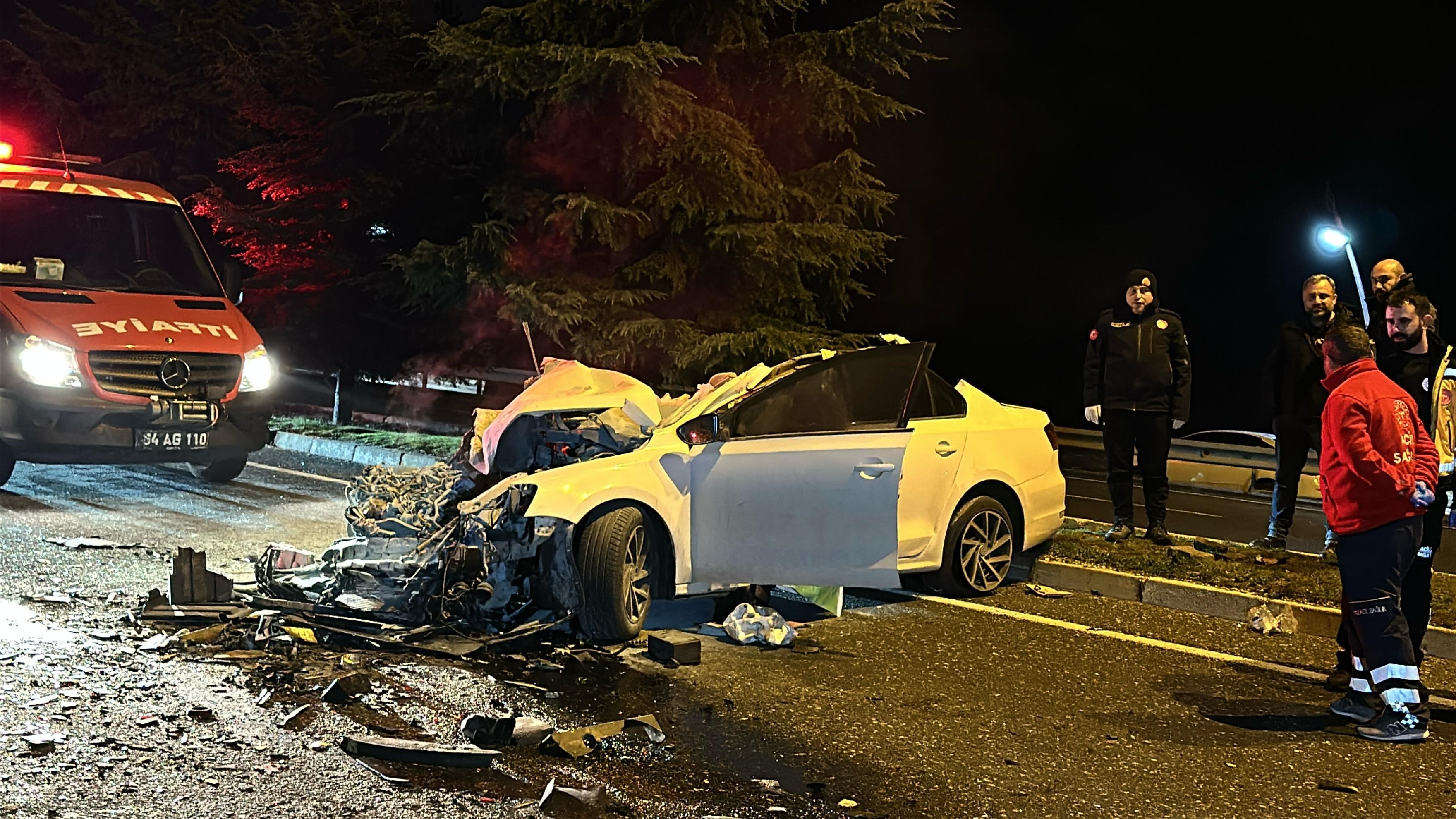 Otomobil Sürücüsü Kazada Yaşamını Yitirdi (10)