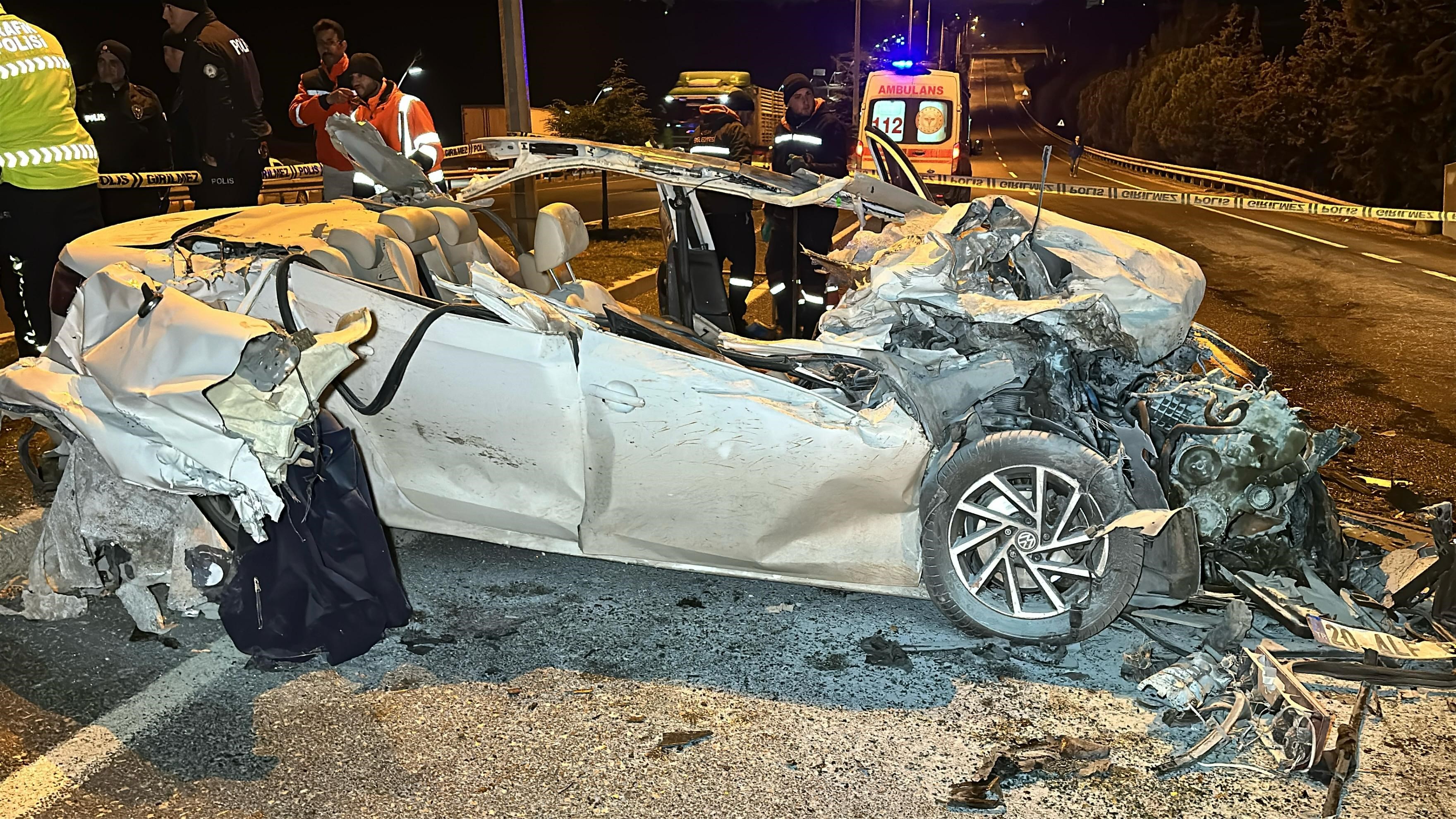 Otomobil Sürücüsü Kazada Yaşamını Yitirdi (4)