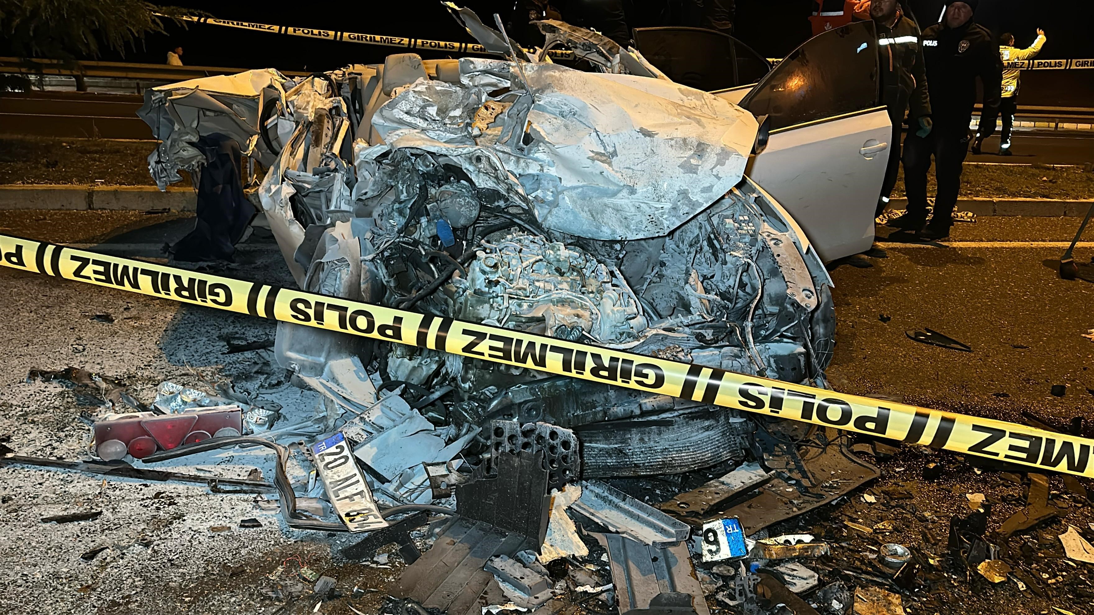 Otomobil Sürücüsü Kazada Yaşamını Yitirdi (6)