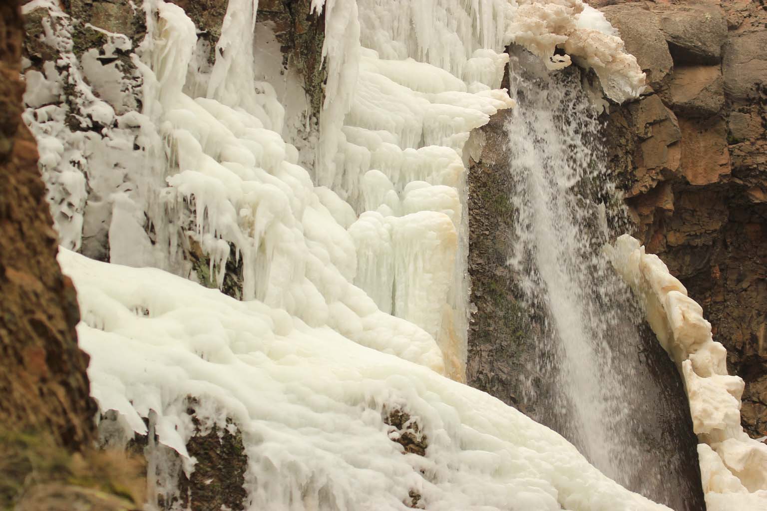 Soğuktan Şelale Dondu (5)