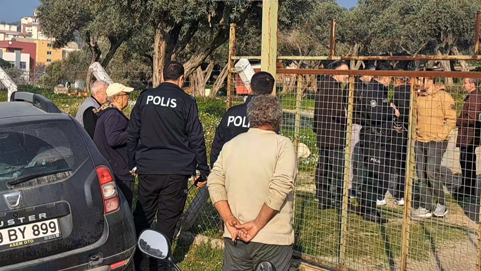 Aydın’da Otomobilin Içinde Cansız Bedeni Bulundu (2)