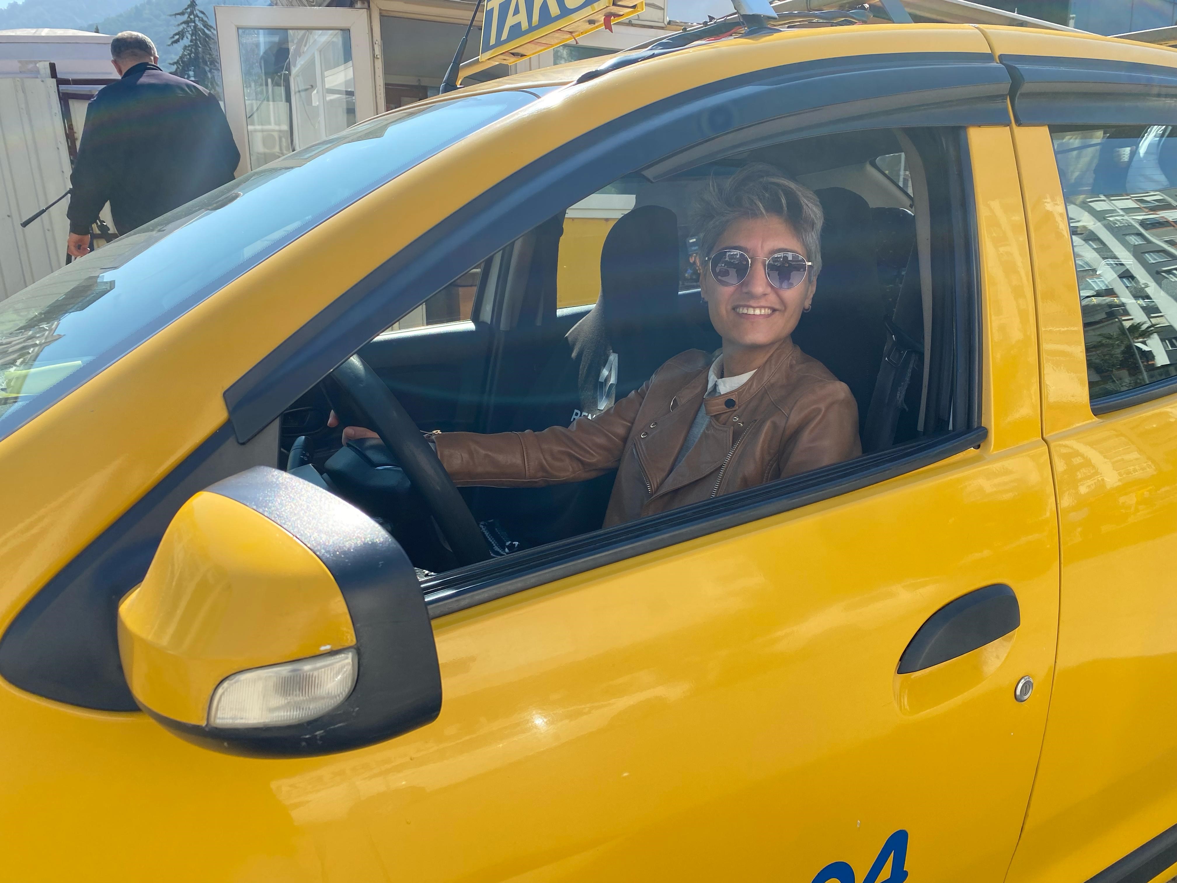 Şoför Nebahat Taksicilik Yapıyor (2)