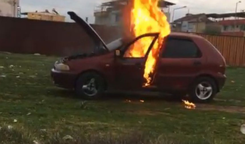 Tamircilere Kızan Kadın Aracını Benzin Dökerek Yaktı (8)
