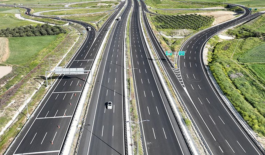 Aydın Denizli Otoyolu'nu Kullanacaklar Dikkat.. 9 Ve 10. Kilometreler Için Uyarı Yapıldı (2)