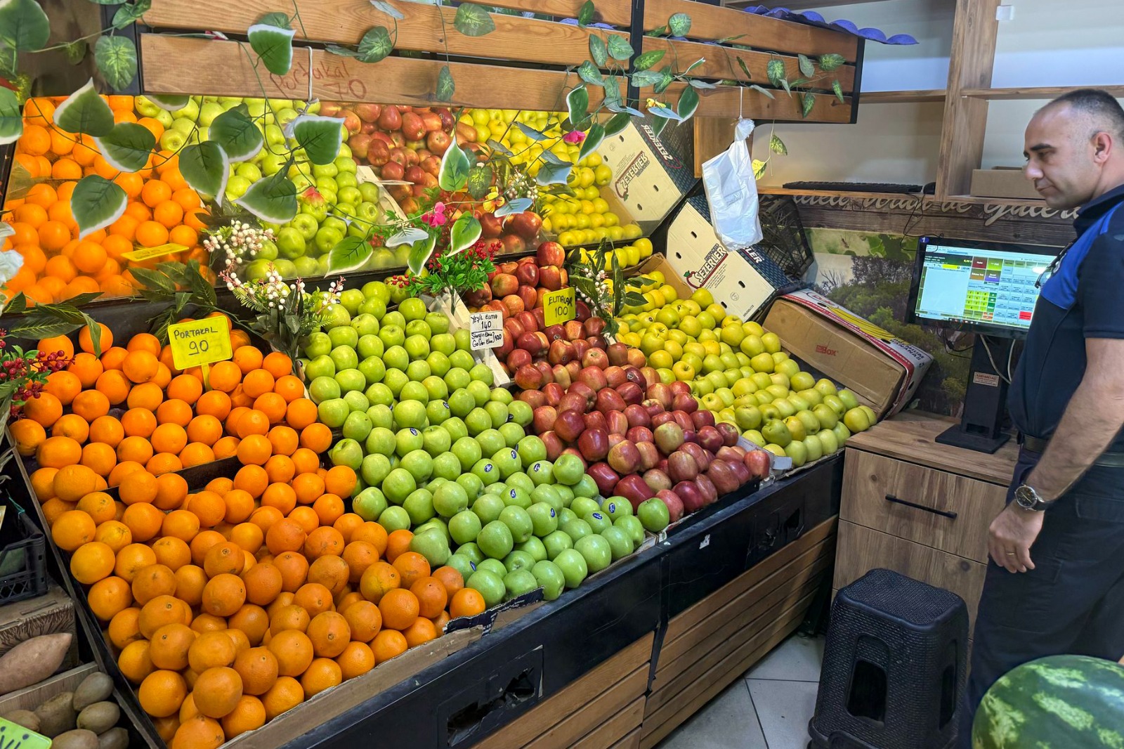 Aydın Efeler’de Manavlar Denetlendi (6)