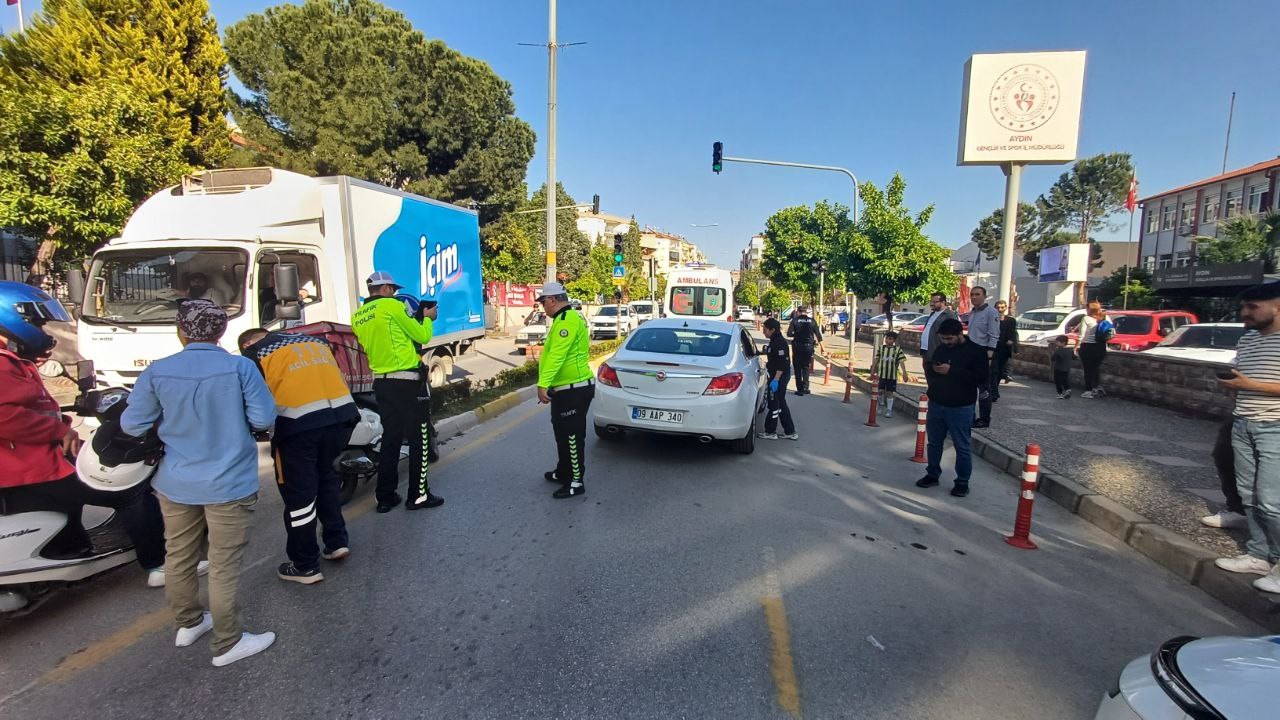 Aydın Efeler’de Trafik Kazası.. Motosiklet Ile Otomobil Çarpıştı (2)