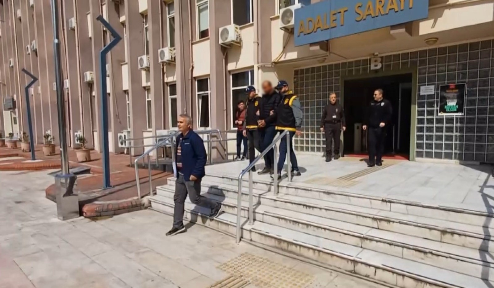 Aydın’da Eski Patronuna Kurşun Yağdıran Şüpheli Tutuklandı (6)