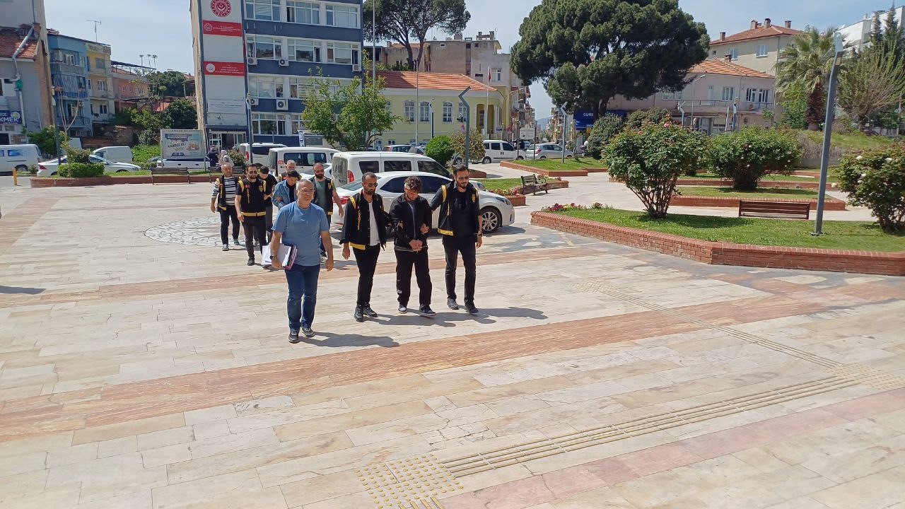 Aydın’da Kız Meselesinden Birbirlerine Girdiler, 1’I Ağır 2 Yaralı (5)