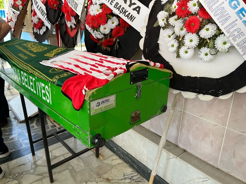 Aydınlı Eski Futbolcu Ertin Son Yolculuğuna Uğurlandı (4)