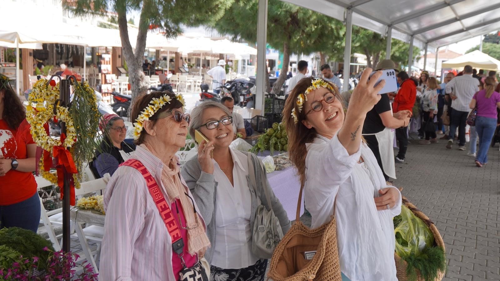 Bu Festivalde Sadece Ot Var.. Çeşit Çeşit Mevsimsel Otlar Sergileniyor (3)