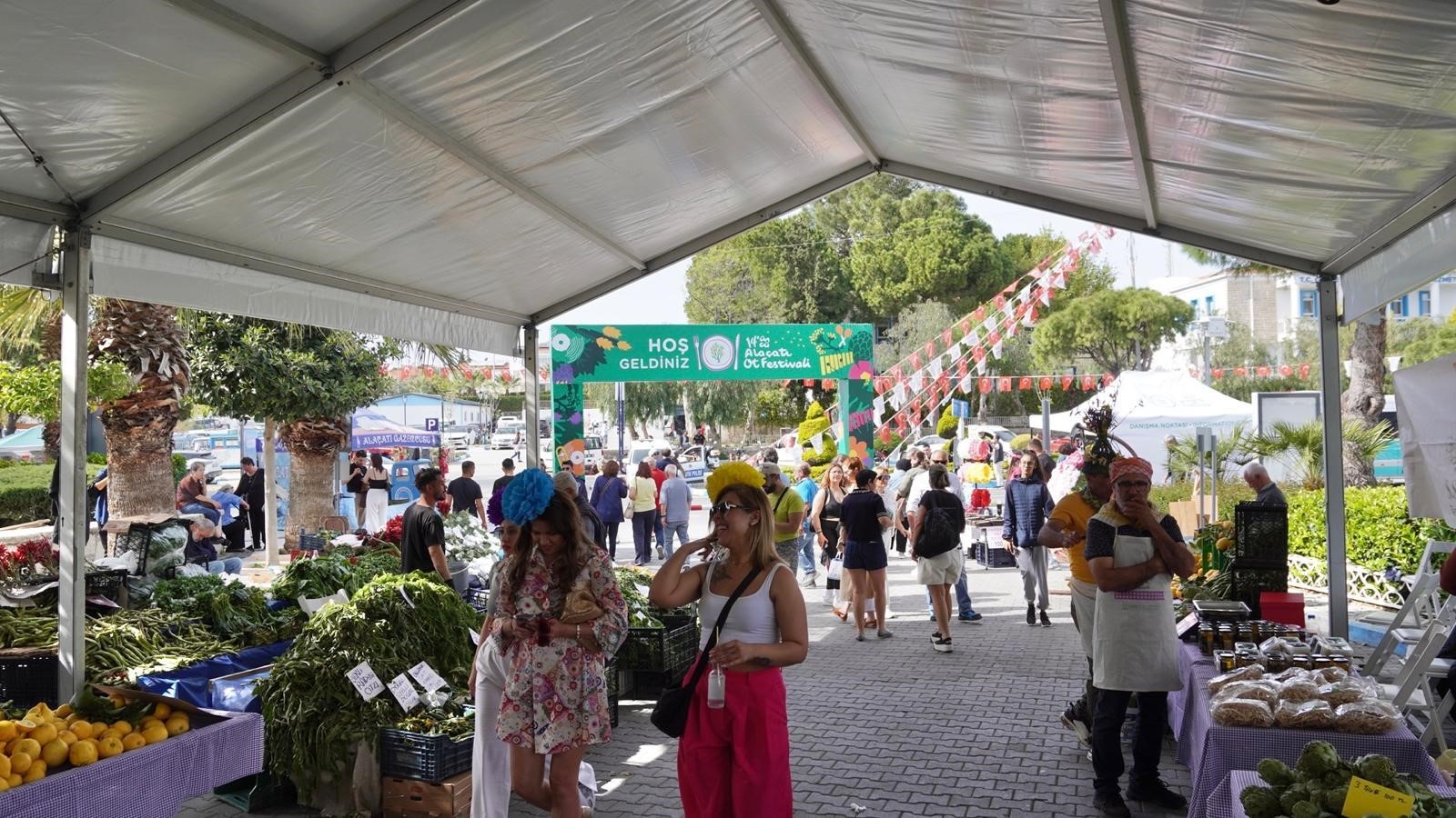 Bu Festivalde Sadece Ot Var.. Çeşit Çeşit Mevsimsel Otlar Sergileniyor (4)