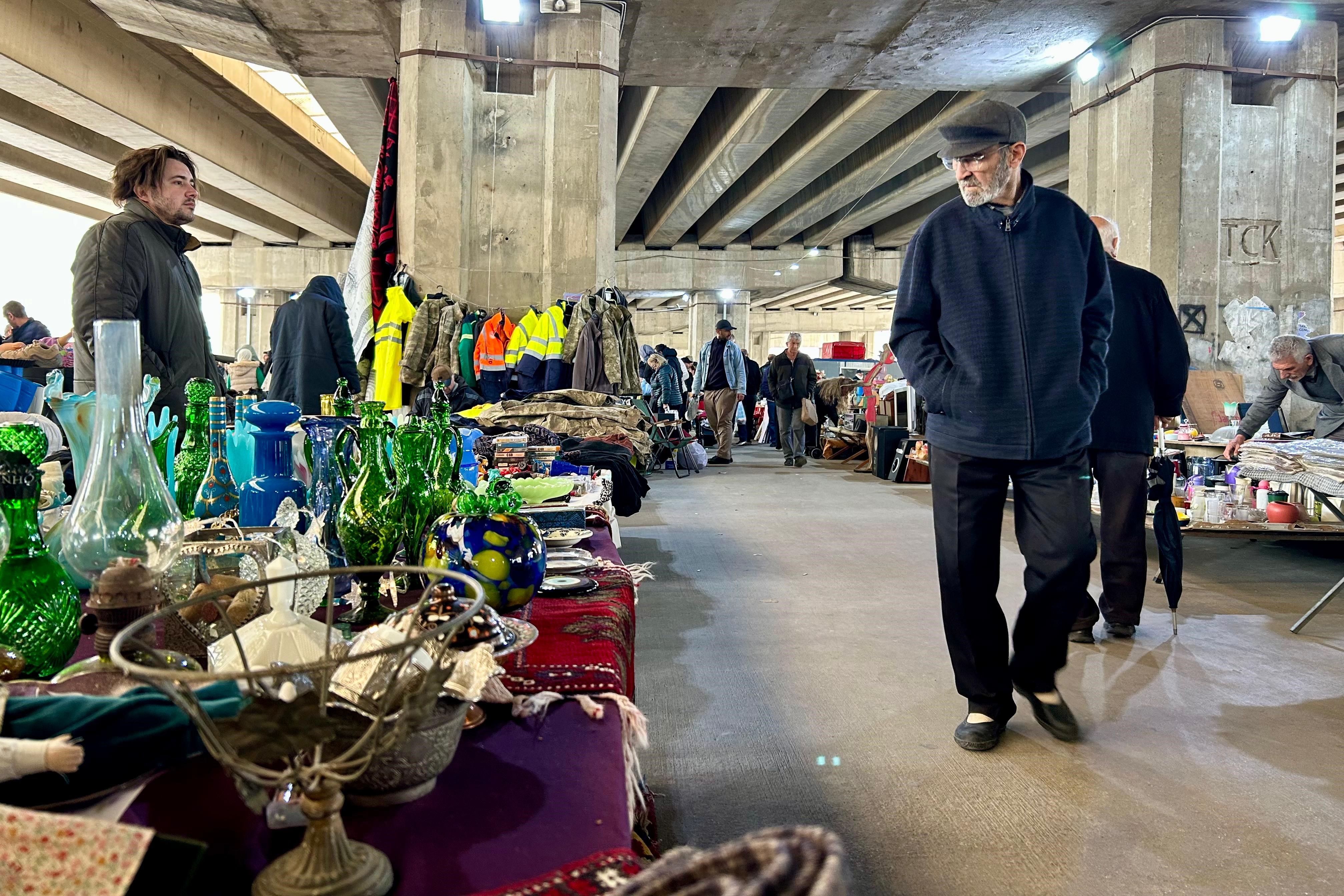 Bu Pazarda Yok Yok.. Mağazada Bile Olmayan Şeyler Burada Bulunuyor (7)