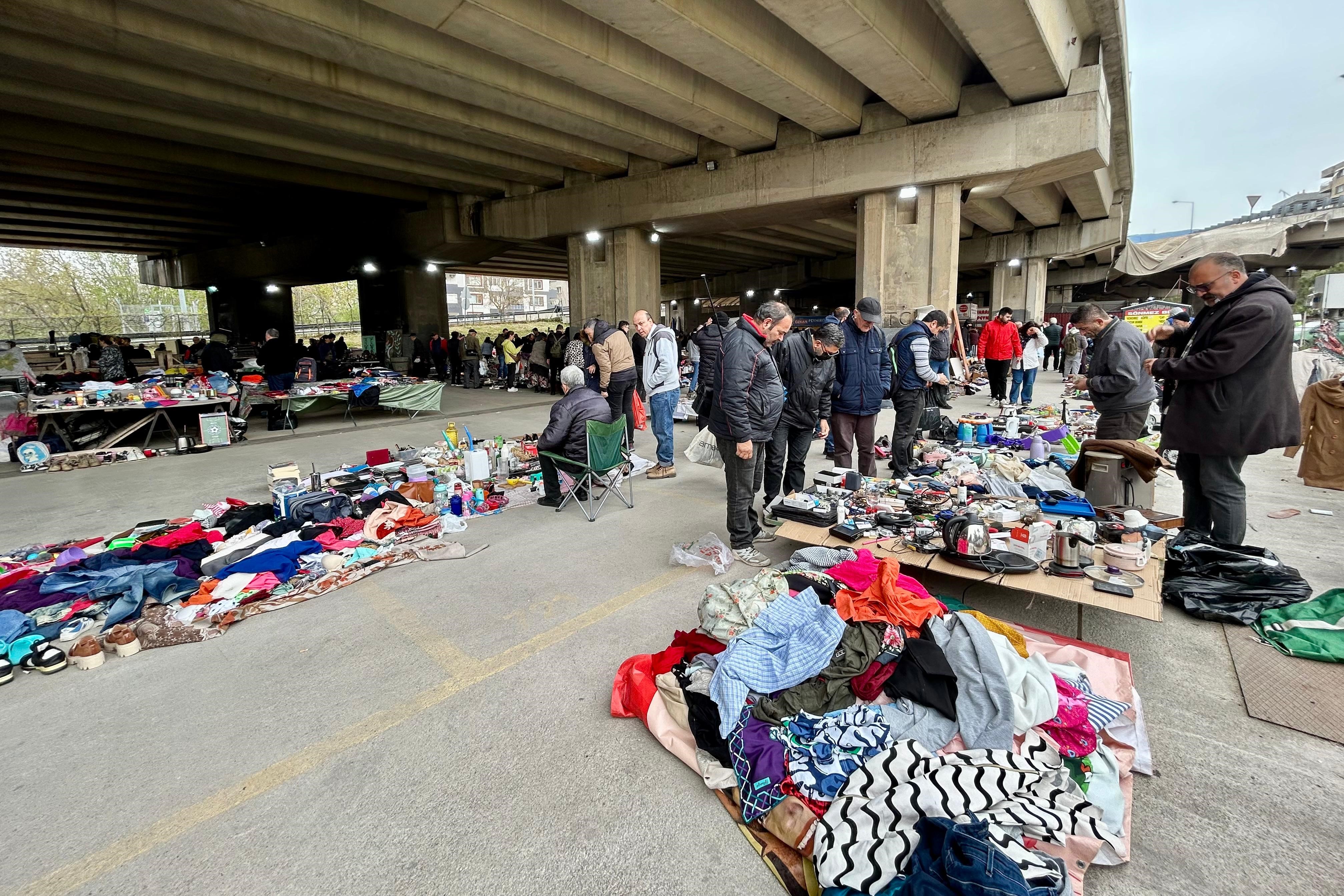 Bu Pazarda Yok Yok.. Mağazada Bile Olmayan Şeyler Burada Bulunuyor (8)