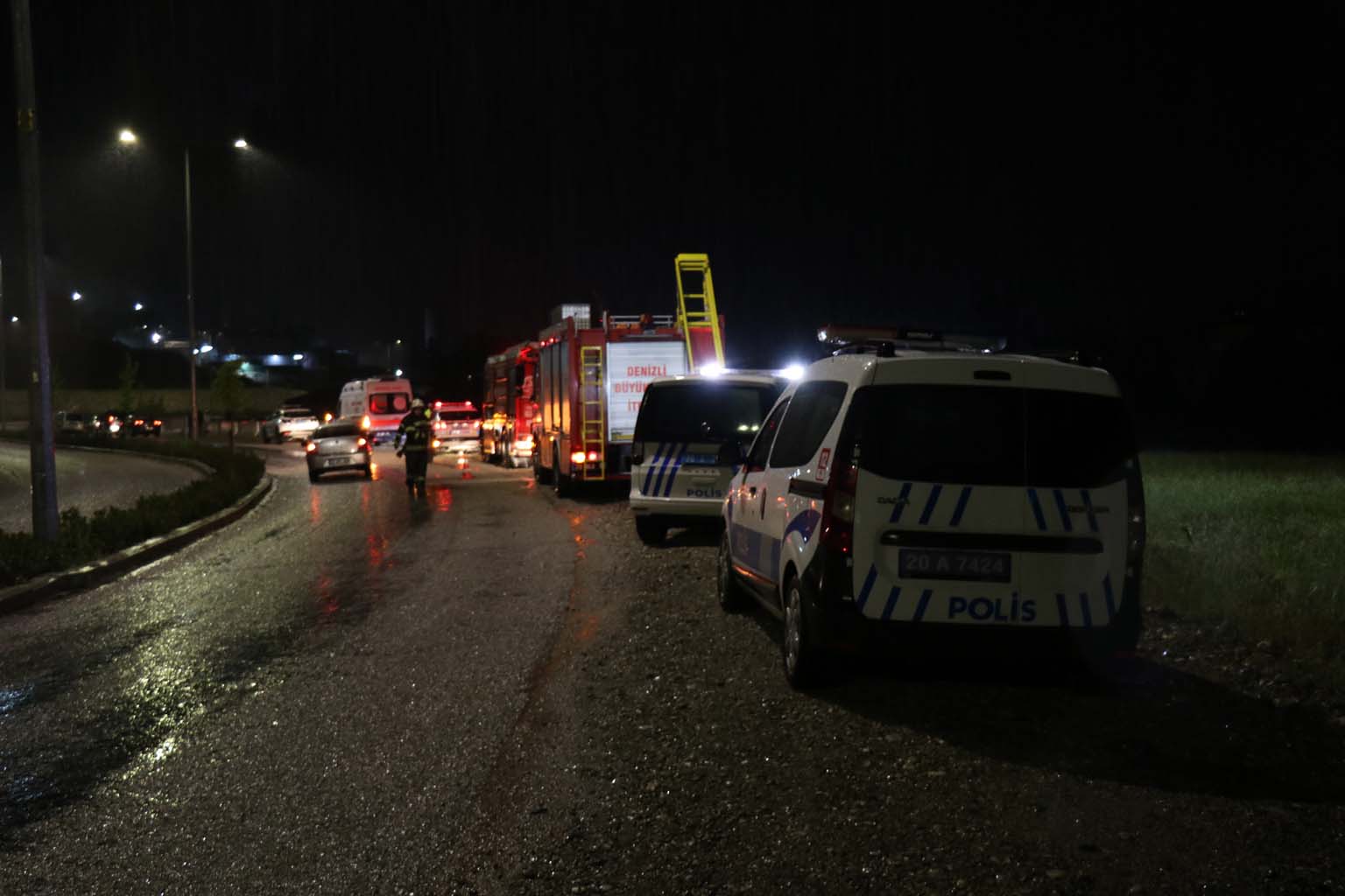 Denizli’de Babasının Arabasını Kaçıran Genç Dereye Uçtu (3)