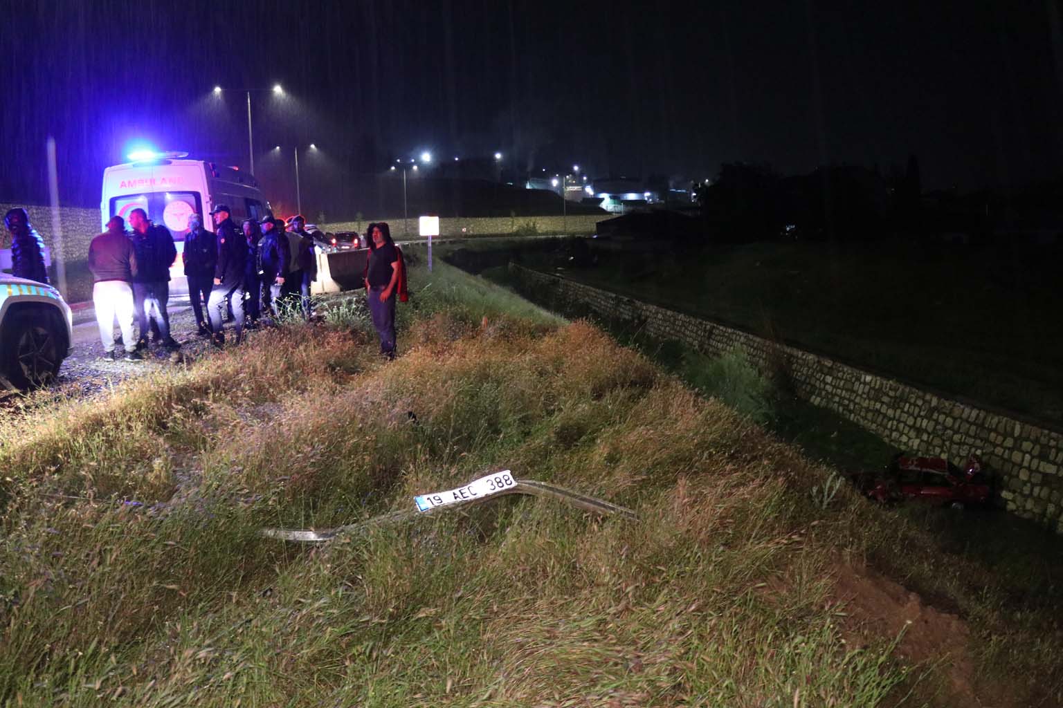 Denizli’de Babasının Arabasını Kaçıran Genç Dereye Uçtu (4)