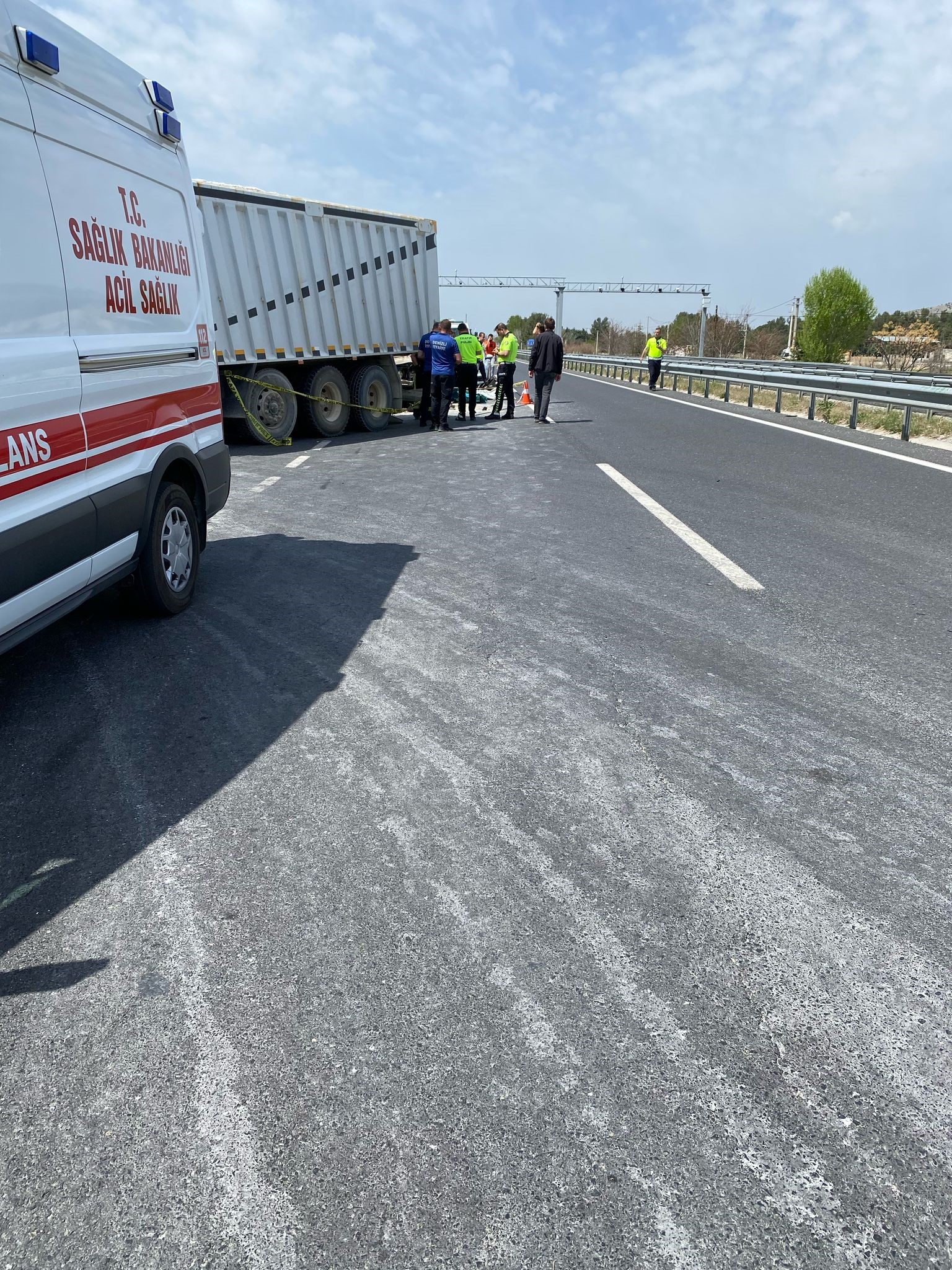 Denizli’de Feci Kaza.. Minibüs Şoförü Olay Yerinde Hayatını Kaybetti (3)