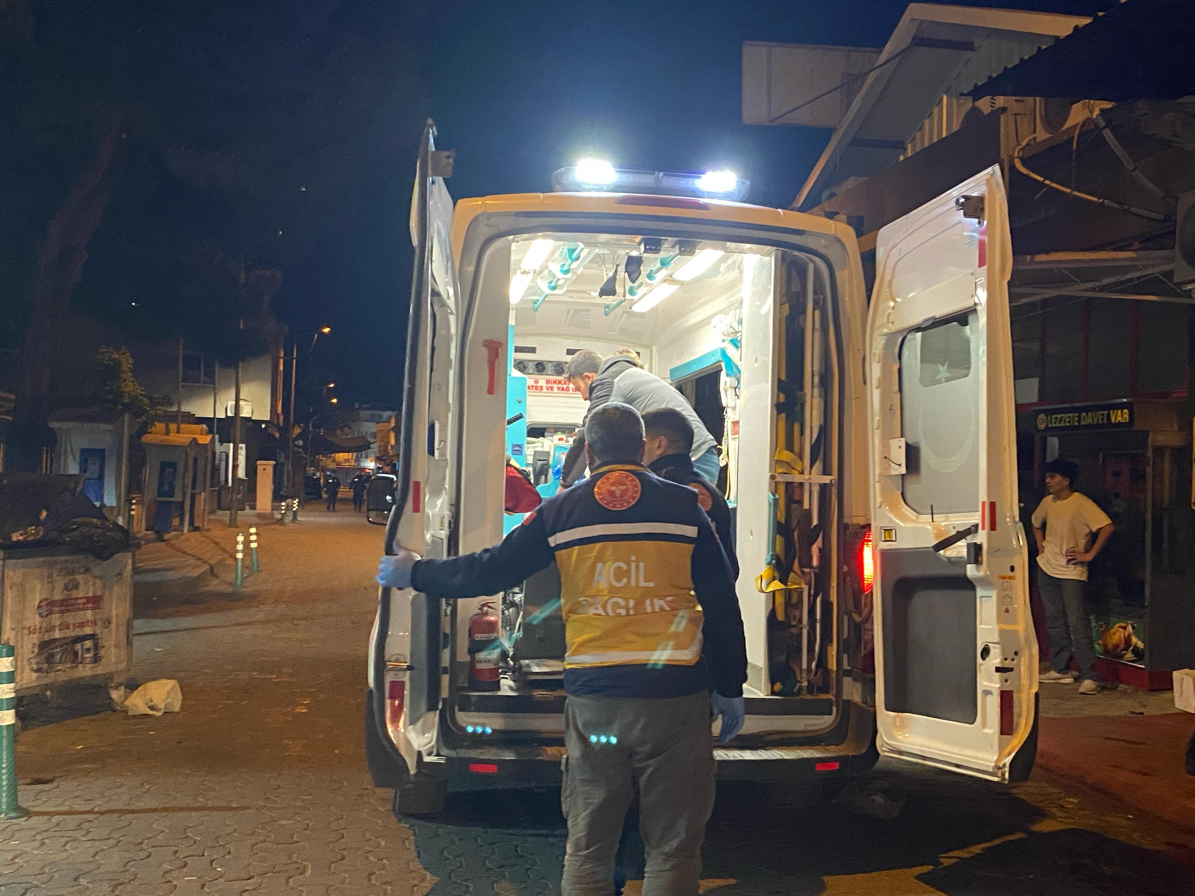 Eşini Öldürdü, 8 Yaşındaki Kızını Da Yaraladı