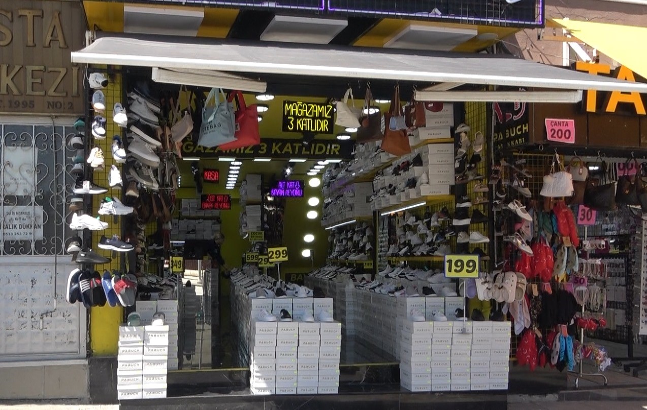 Esnaf Ile Zabıta Birbirine Girdi (2)