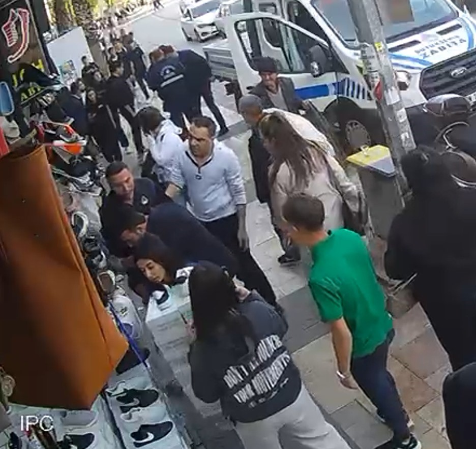 Esnaf Ile Zabıta Birbirine Girdi (4)