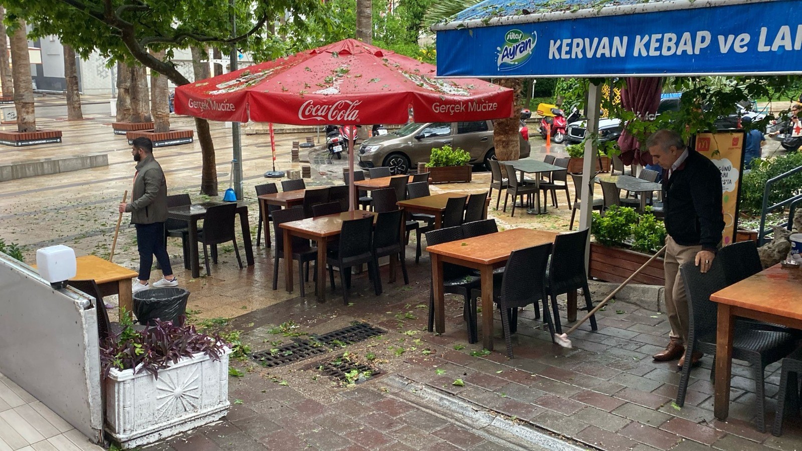 Fındık Büyüklüğünde Dolu Yağdı, Bahçeler Zarar Gördü (10)