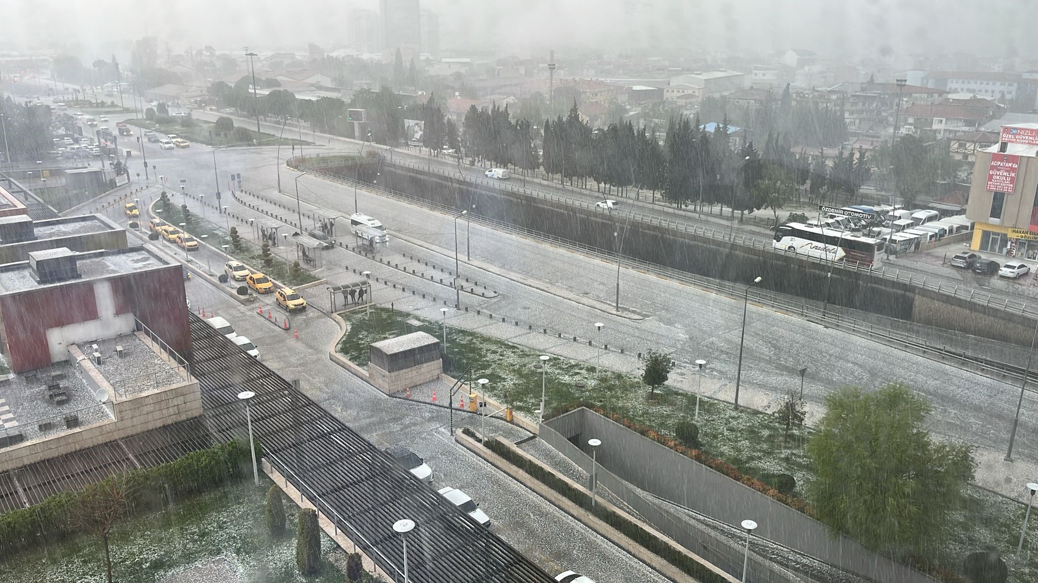 Fındık Büyüklüğünde Dolu Yağdı, Bahçeler Zarar Gördü (5)