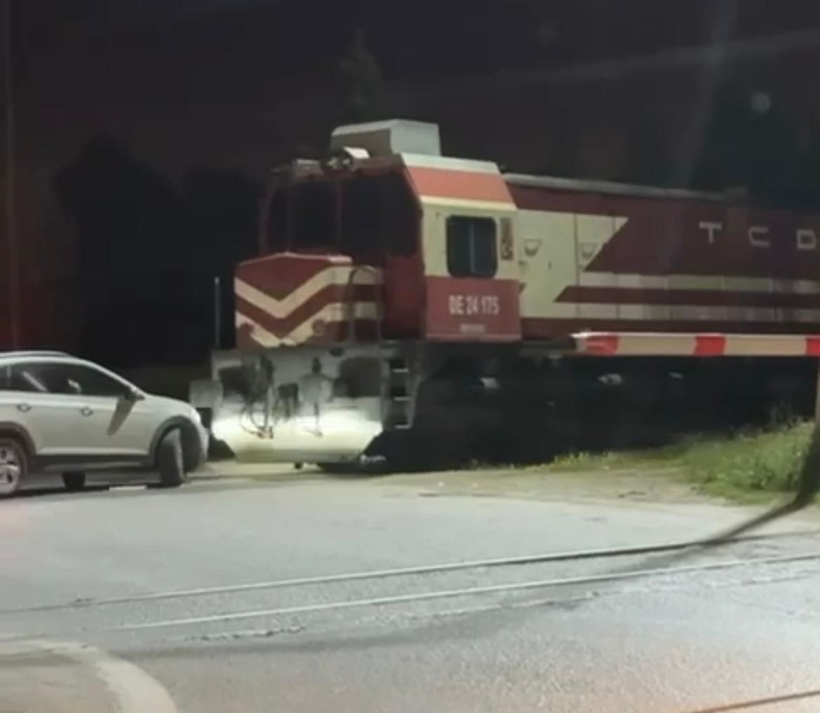 Hemzemin Geçitte Tren Ile Otomobil Çarpıştı (2)