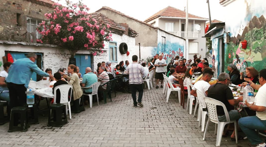 İzmir’in Seferihisar Ilçesine Bağlı Ulamış Köyü, Sanatla Iç Içe Geçmiş Atmosferiyle Ege Bölgesi’ni (6)