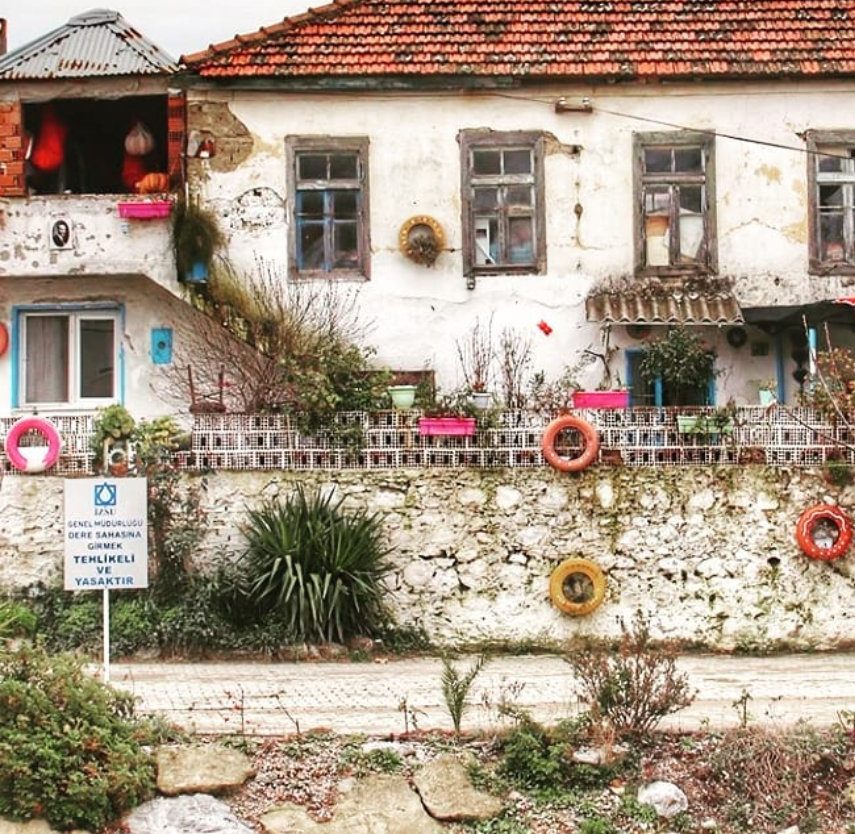 İzmir’in Seferihisar Ilçesine Bağlı Ulamış Köyü, Sanatla Iç Içe Geçmiş Atmosferiyle Ege Bölgesi’ni (7)