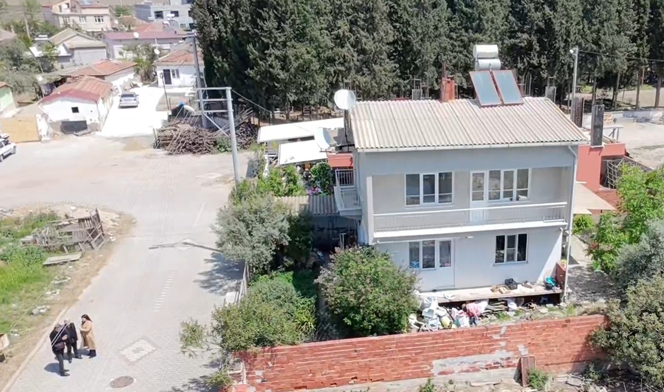 Kardeş Kardeşe Bunu Yapar Mı (2)