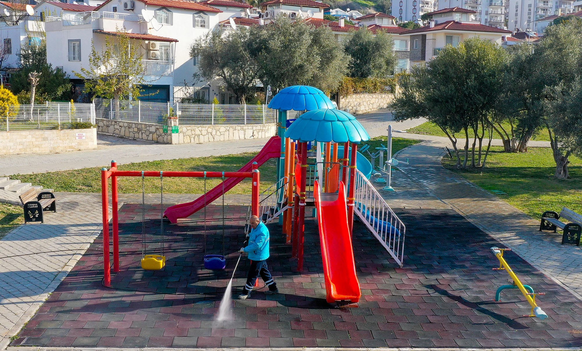 Kuşadası Belediyesi Kenti Turizm Sezonuna Hazırlıyor (5)