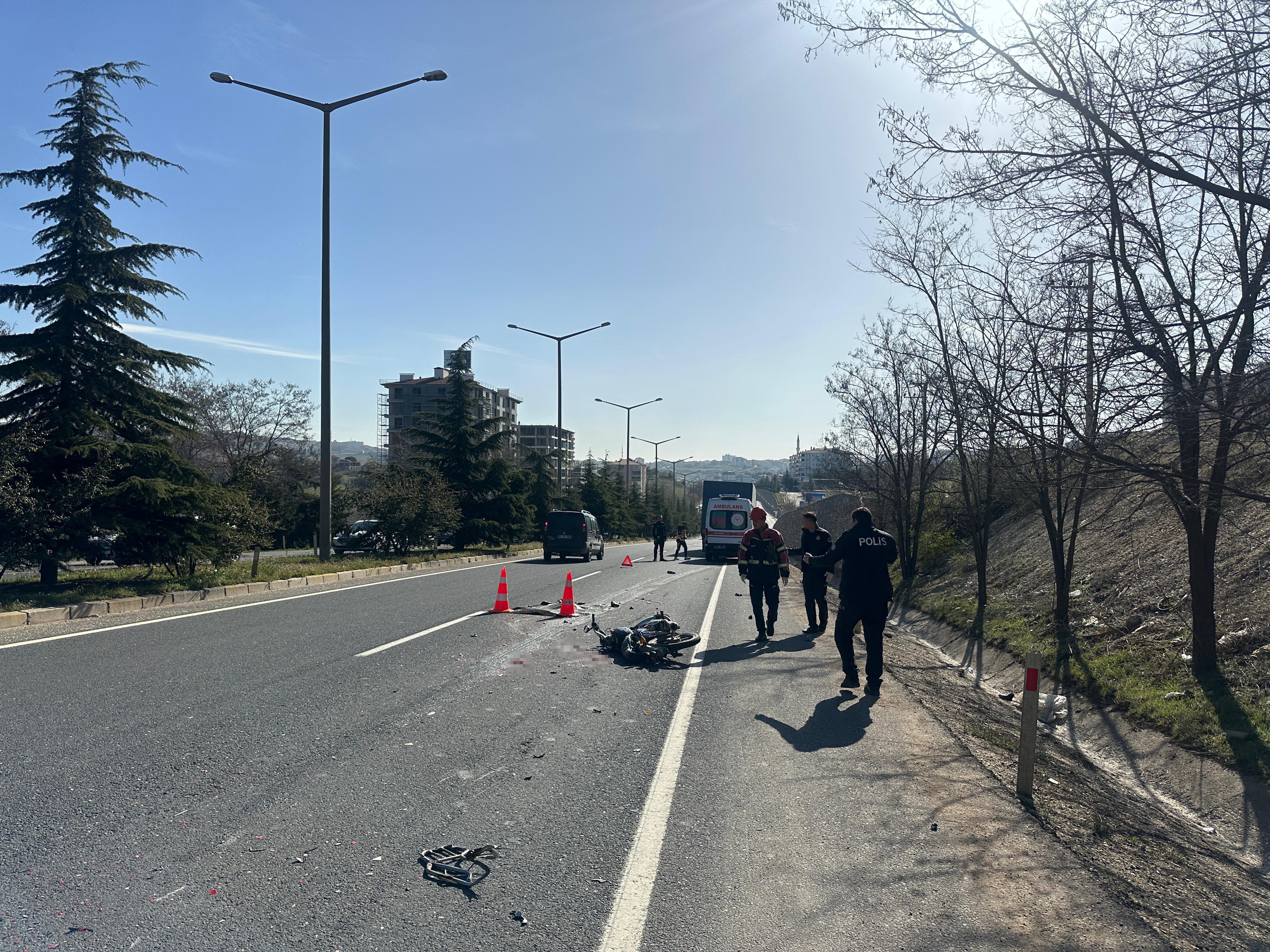 Motosiklet Ile Tır Çarpıştı.. 42 Yaşındaki Sürücü Hayatını Kaybetti (7)