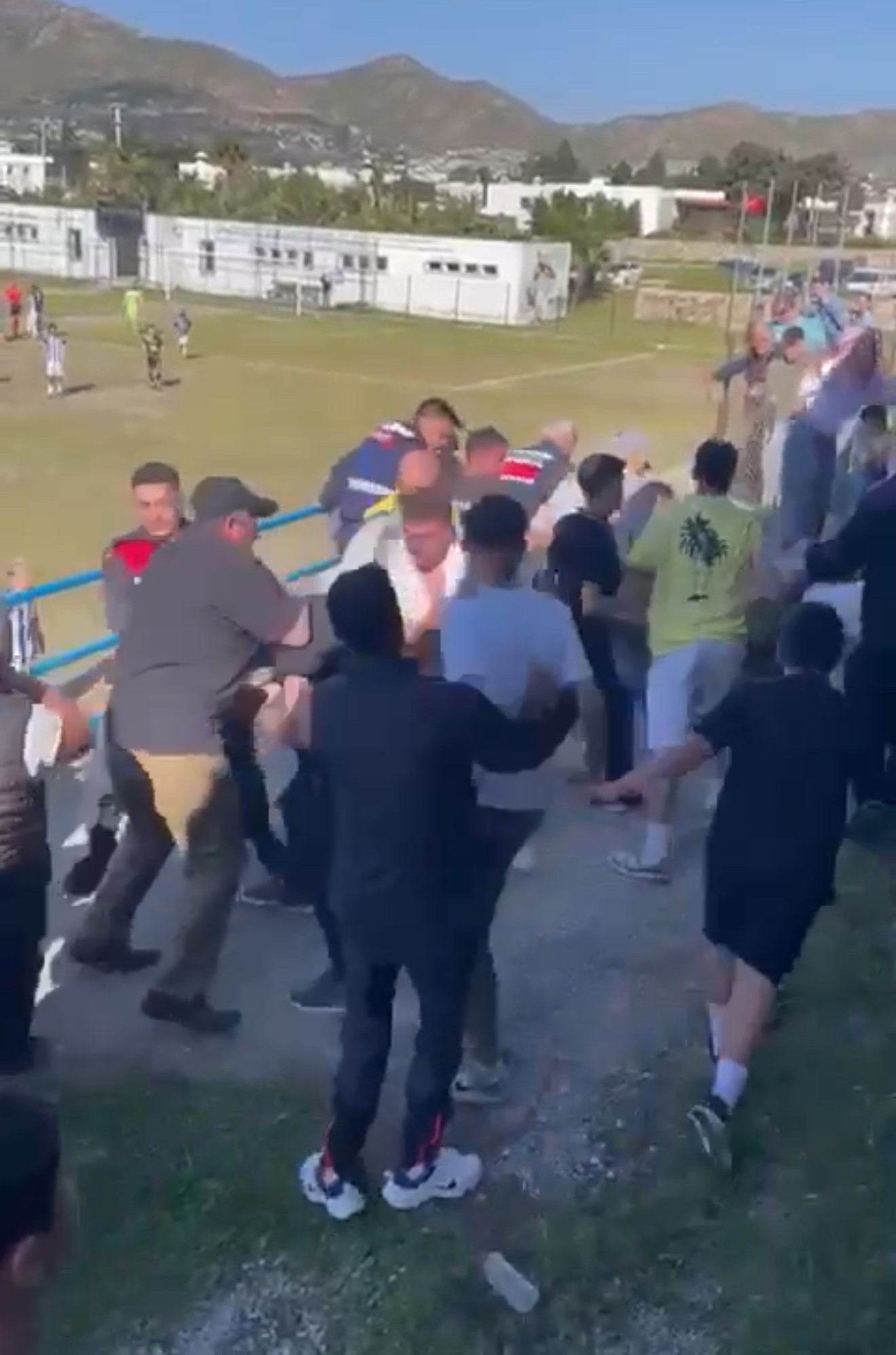 Muğla’da Ortalık Karıştı, Birbirlerine Girdiler