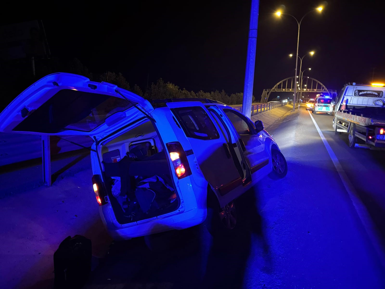 Orta Refüje Çarptı, 2 Yaralı