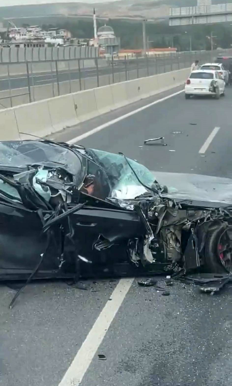 Otomobil Hurdaya Döndü (3)