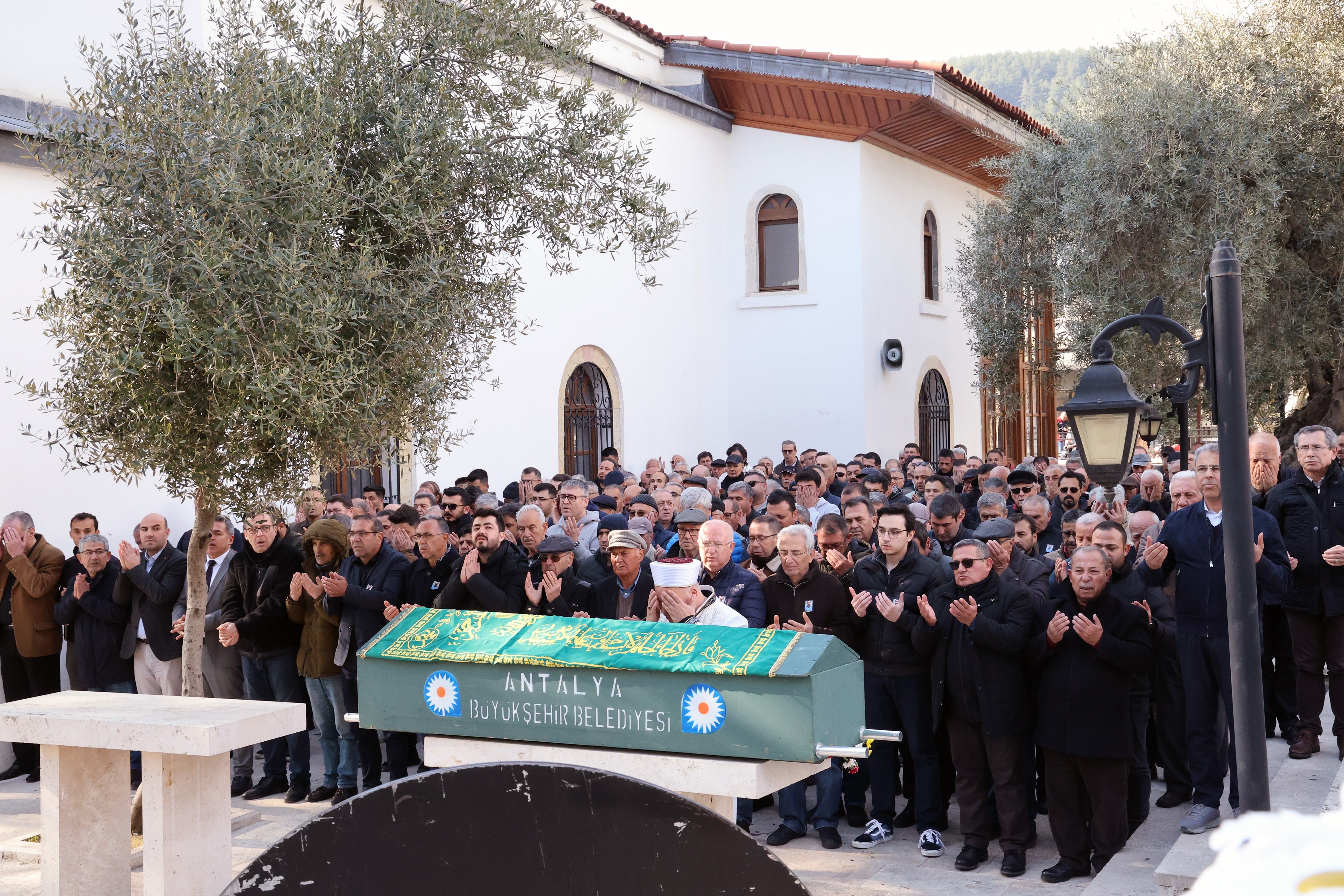 Sevilen Doktor Son Yolculuğuna Uğurlandı (2)