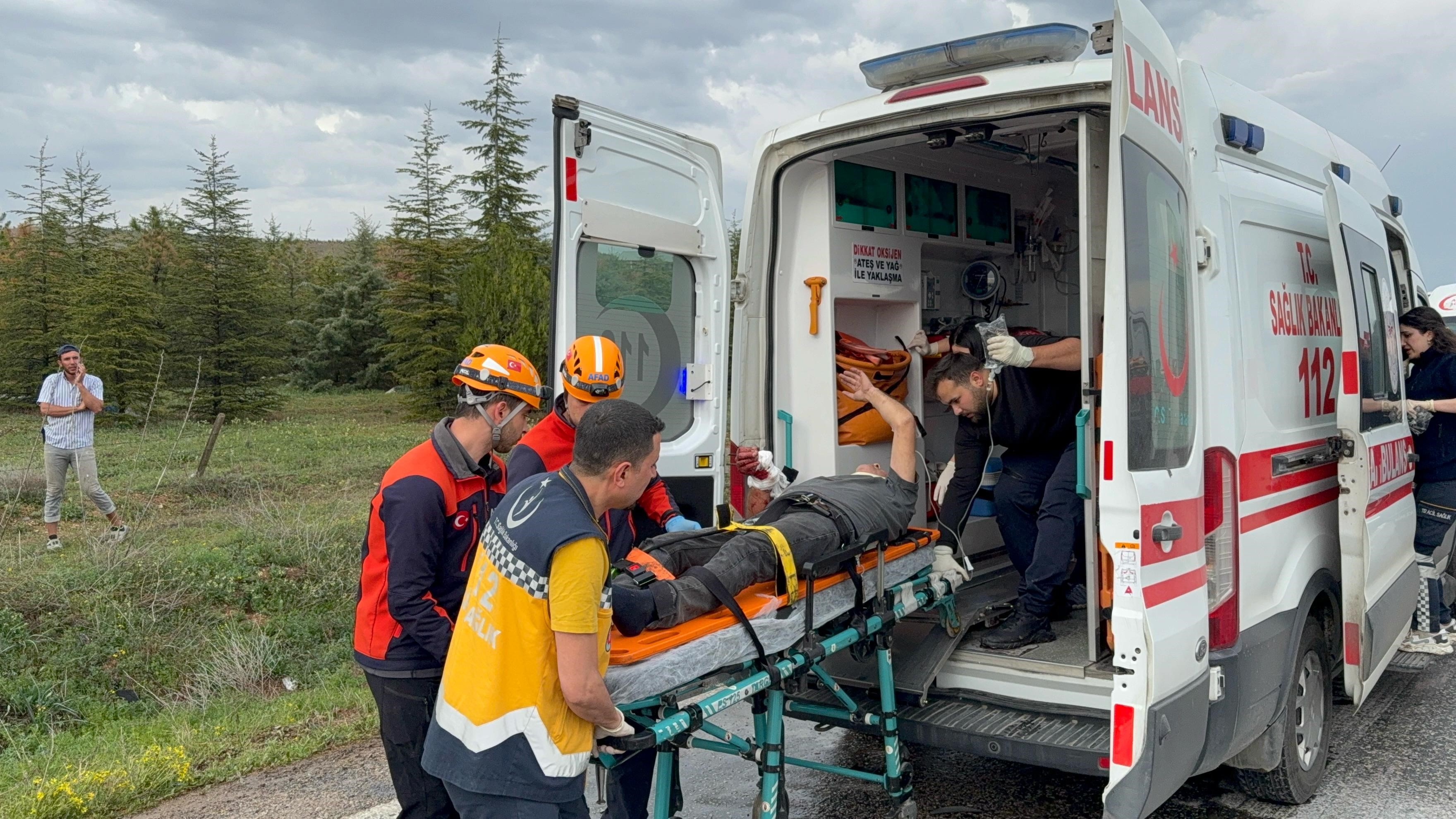 Tırla Çarpışan Otomobil Kağıt Gibi Ezildi.. Kaza Yerinde Hayatını Kaybetti (2)