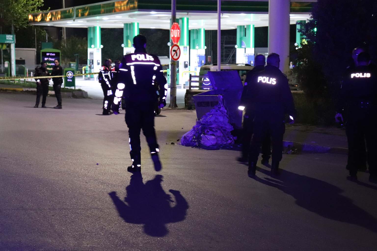 Yeni Doğmuş Bebeğin Cansız Bedeni Çöp Konteynerinde Bulundu (7)