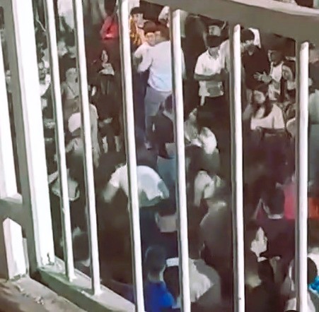 19 Mayıs Kutlamalarında Birbirlerine Girdiler (3)