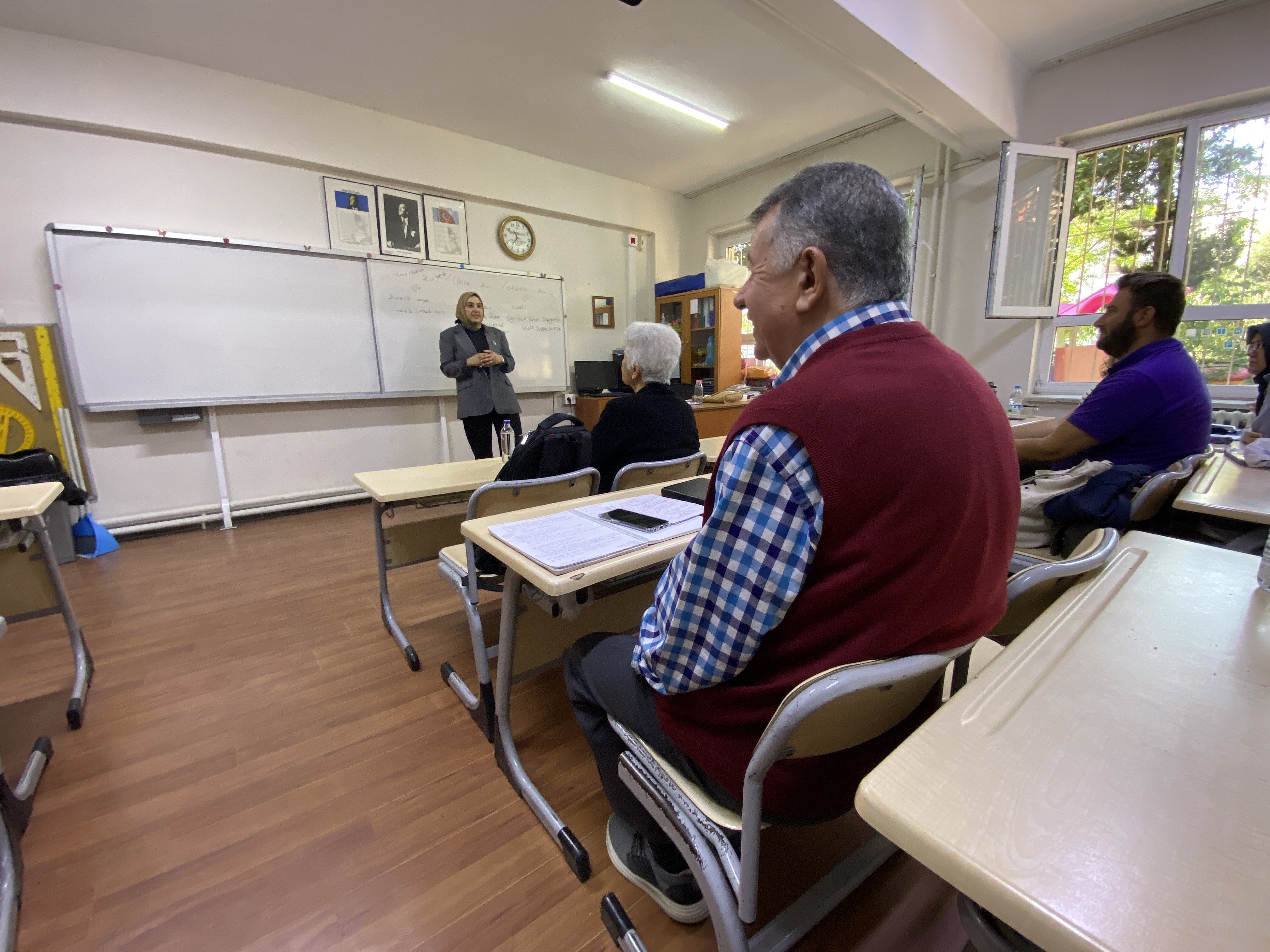 71 Yaşında Almanca Kursuna Başladı.. Her Şey Torunu Için (4)