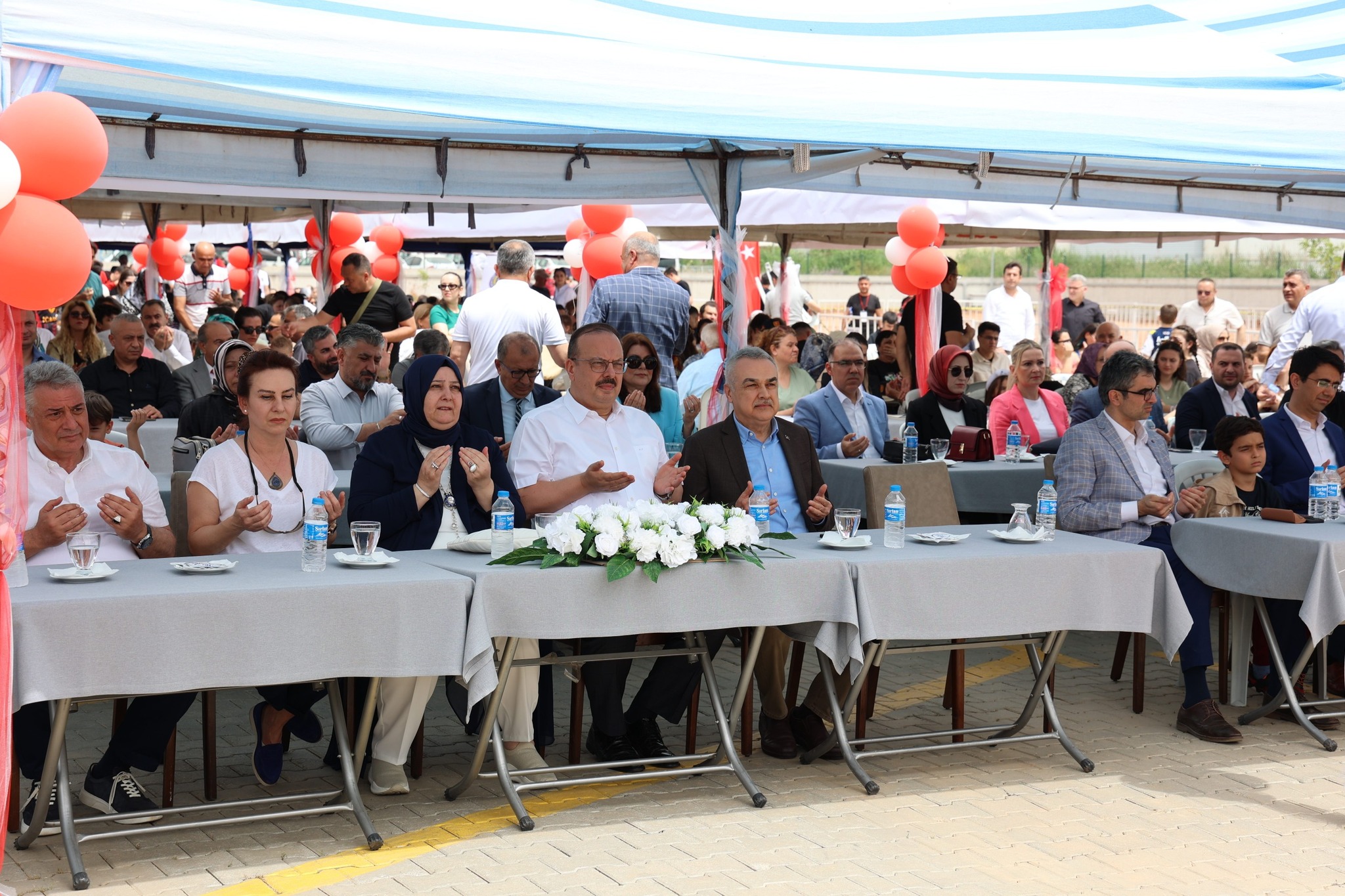 Ak Partili Savaş Rabbim Ayaklarına Taş Değdirmesin