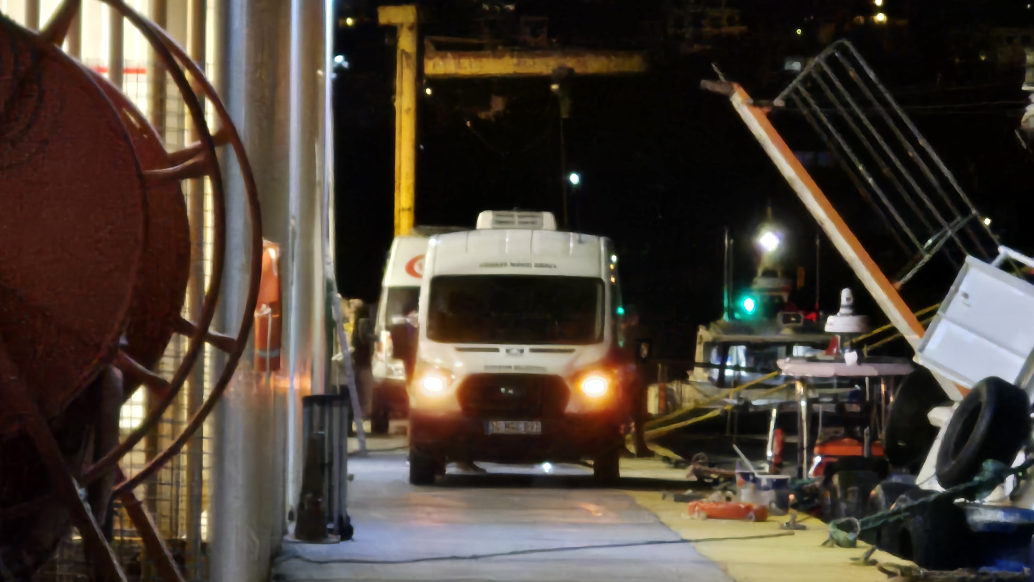 Ayağına Ağırlık Bağlayıp Denize Atladı (4)