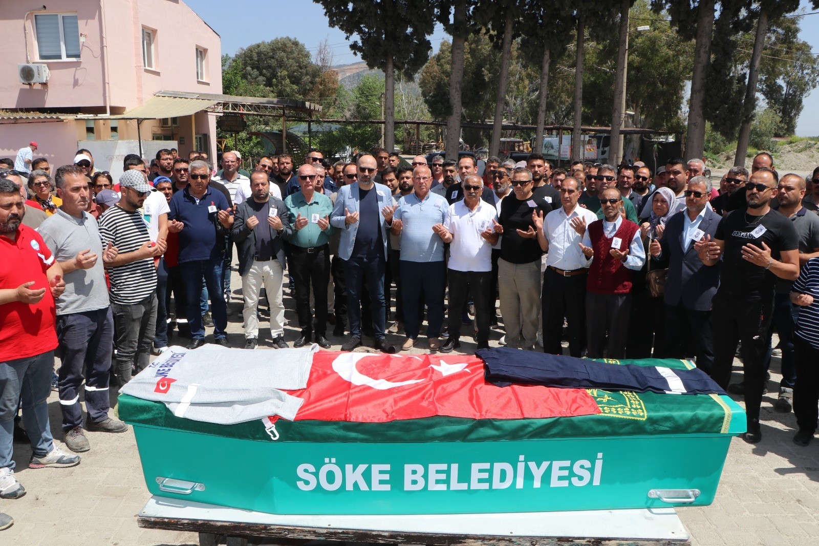 Aydın Söke’de Hayatını Kaybeden Belediye Işçisine Gözyaşlarıyla Veda