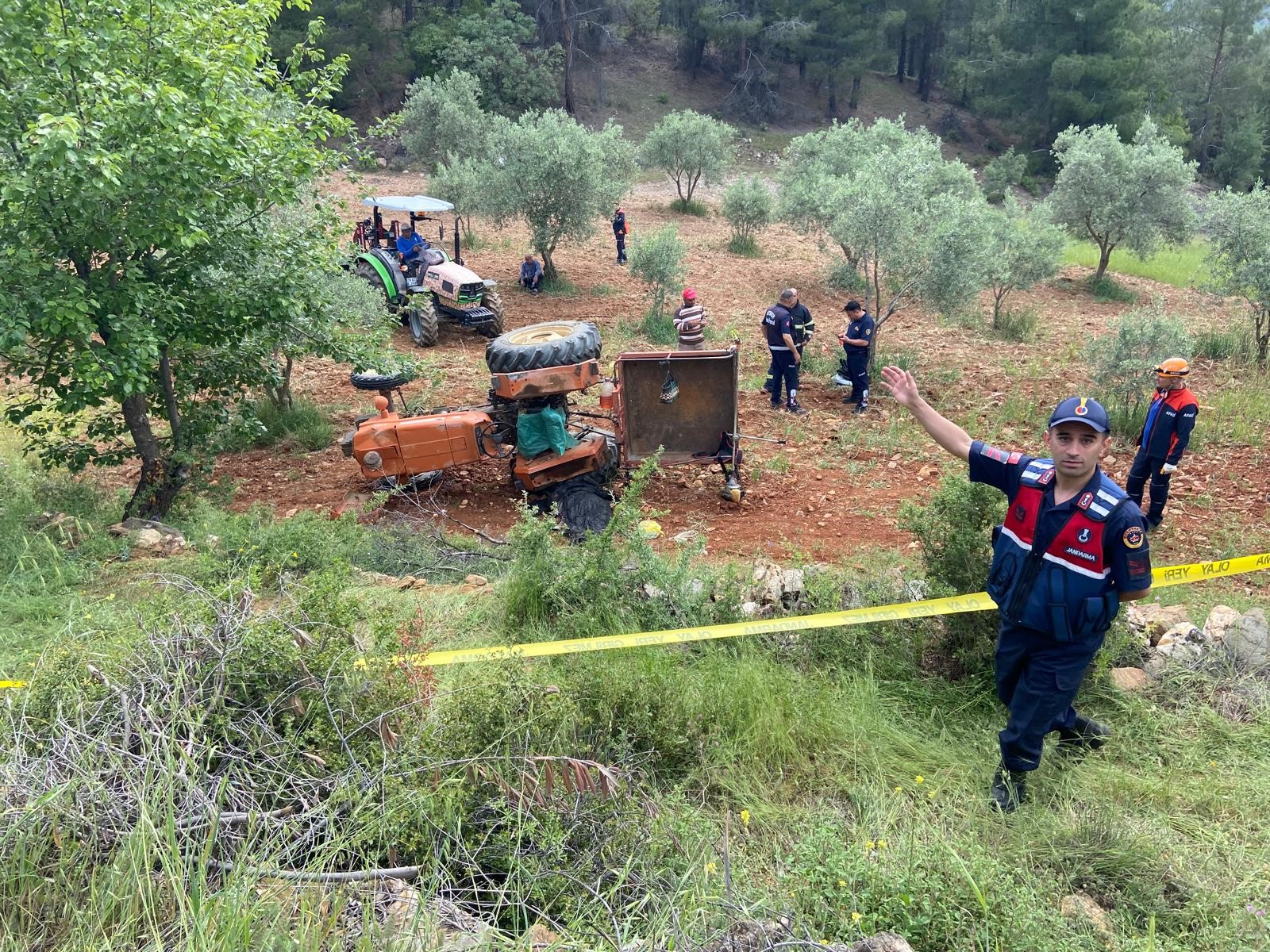 Aydın’da 75 Yaşındaki Kadın Devrilen Traktörün Altında Kaldı (2)