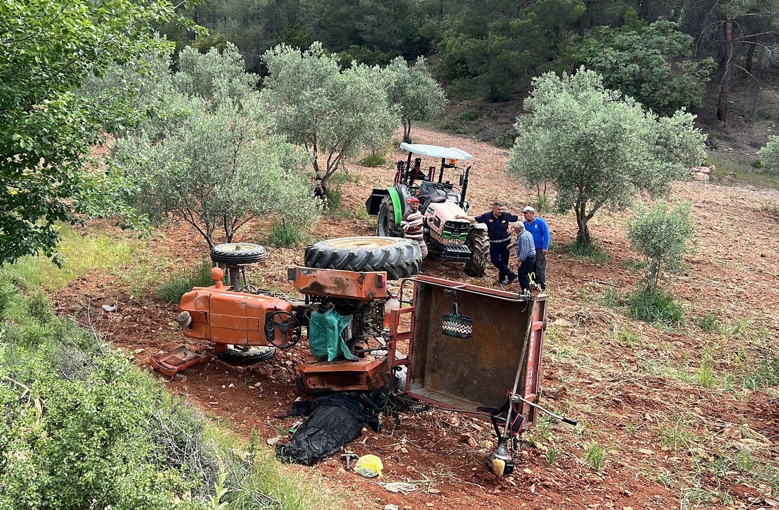 Aydın’da 75 Yaşındaki Kadın Devrilen Traktörün Altında Kaldı