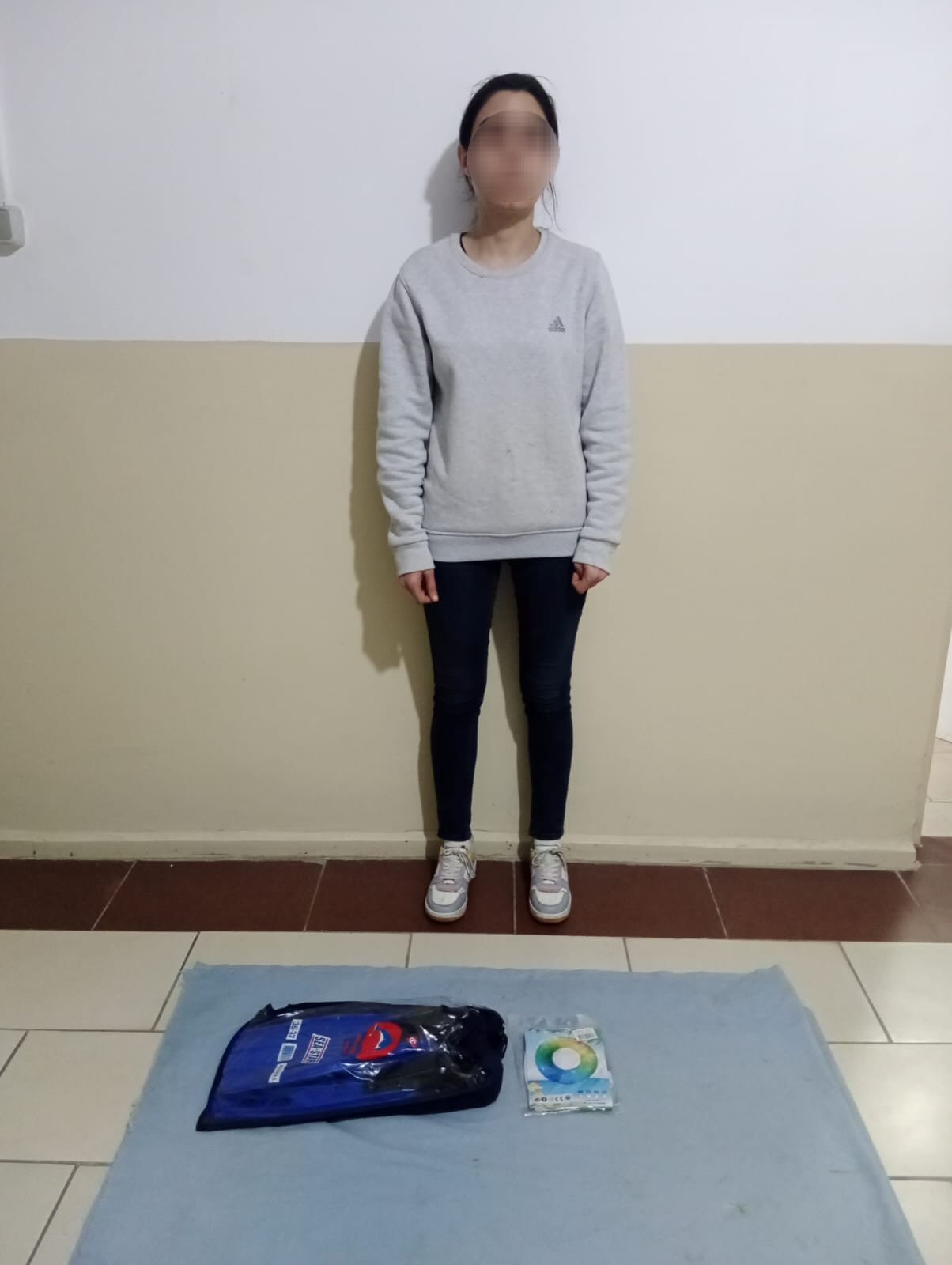 Aydın’da Ayağında Palet, Belinde Can Simidi Ile Yakalandı
