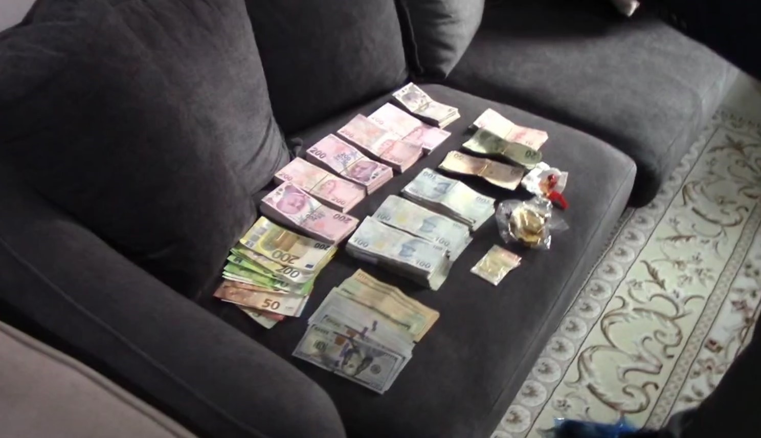 Aydın’da Fetö’nün Öğrenci Yapılanmasına Yönelik Operasyon (4)