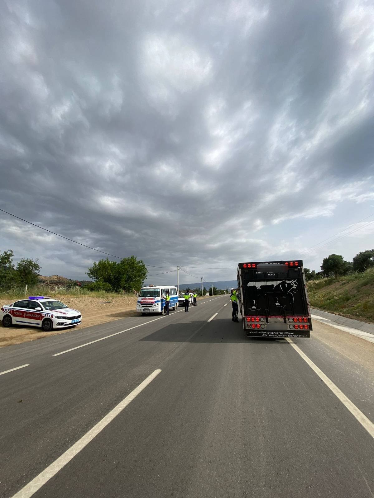 Aydın’da Jandarma Çevirme Yaptı, Ceza Kesildi (2)