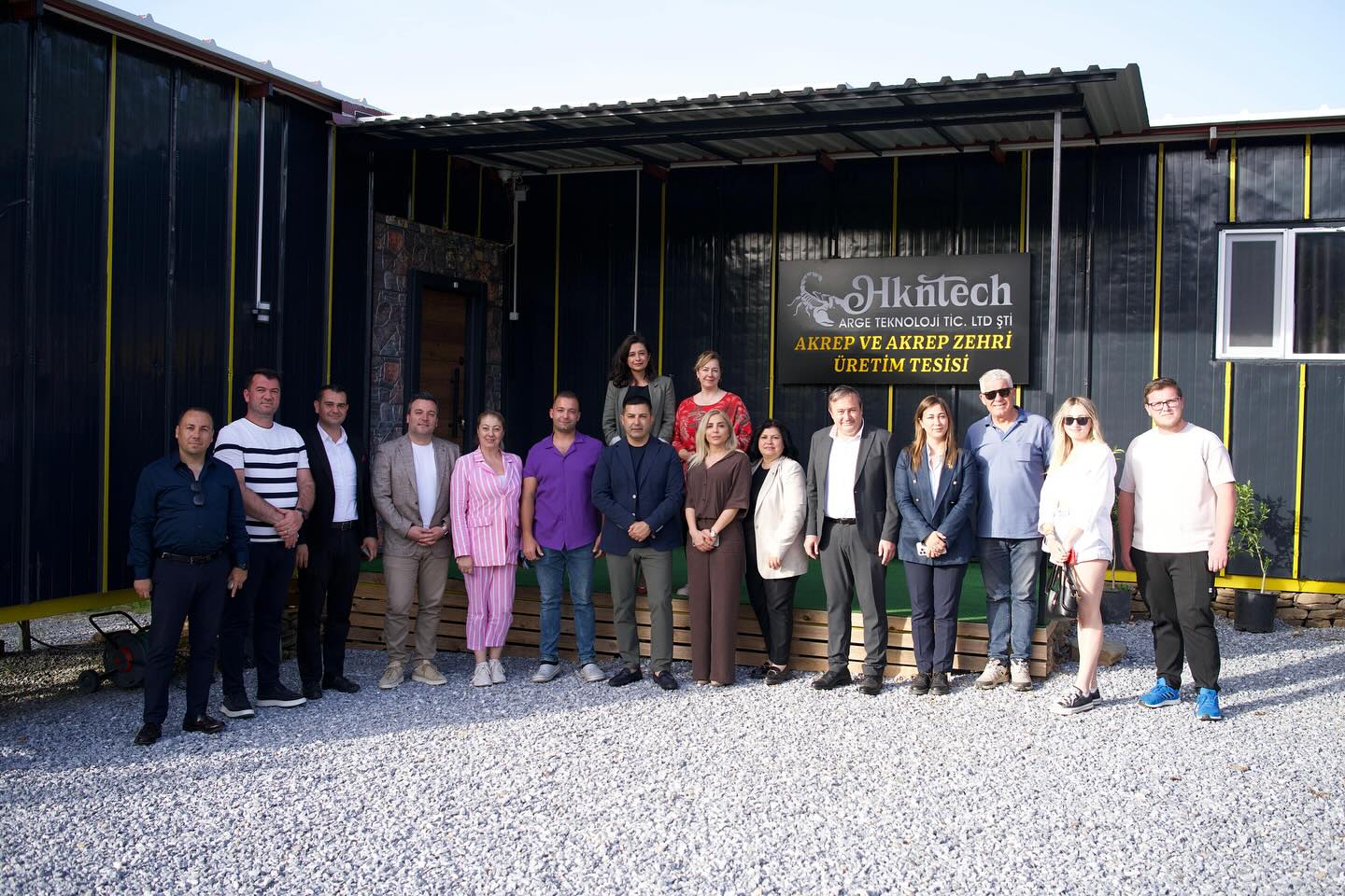 Aydın’da Kuruldu, Türkiye’de Bir Ilk.. İçerisinde 850 Adet Sarı Akrep Var (5)